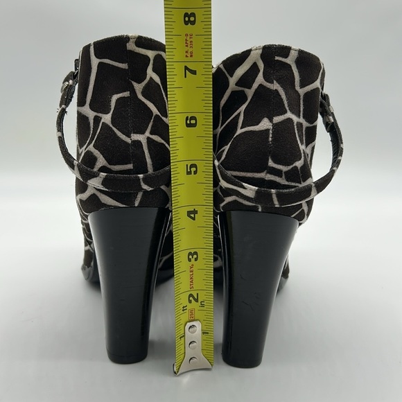 2168- Stuart Weitzman Giraffe Print Ankle Boots – Size 7 – Gently Worn - Picture 6 of 12